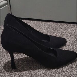 Classic Black Pointed-Toe Mid Heel Pumps